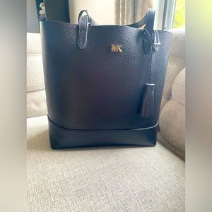 Michael Kors purse and wristlet new with tags